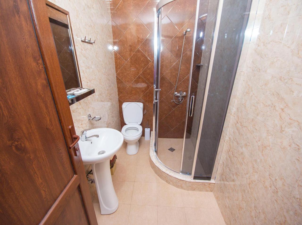 Hotel Elegant 2 Тбілісі Екстер'єр фото