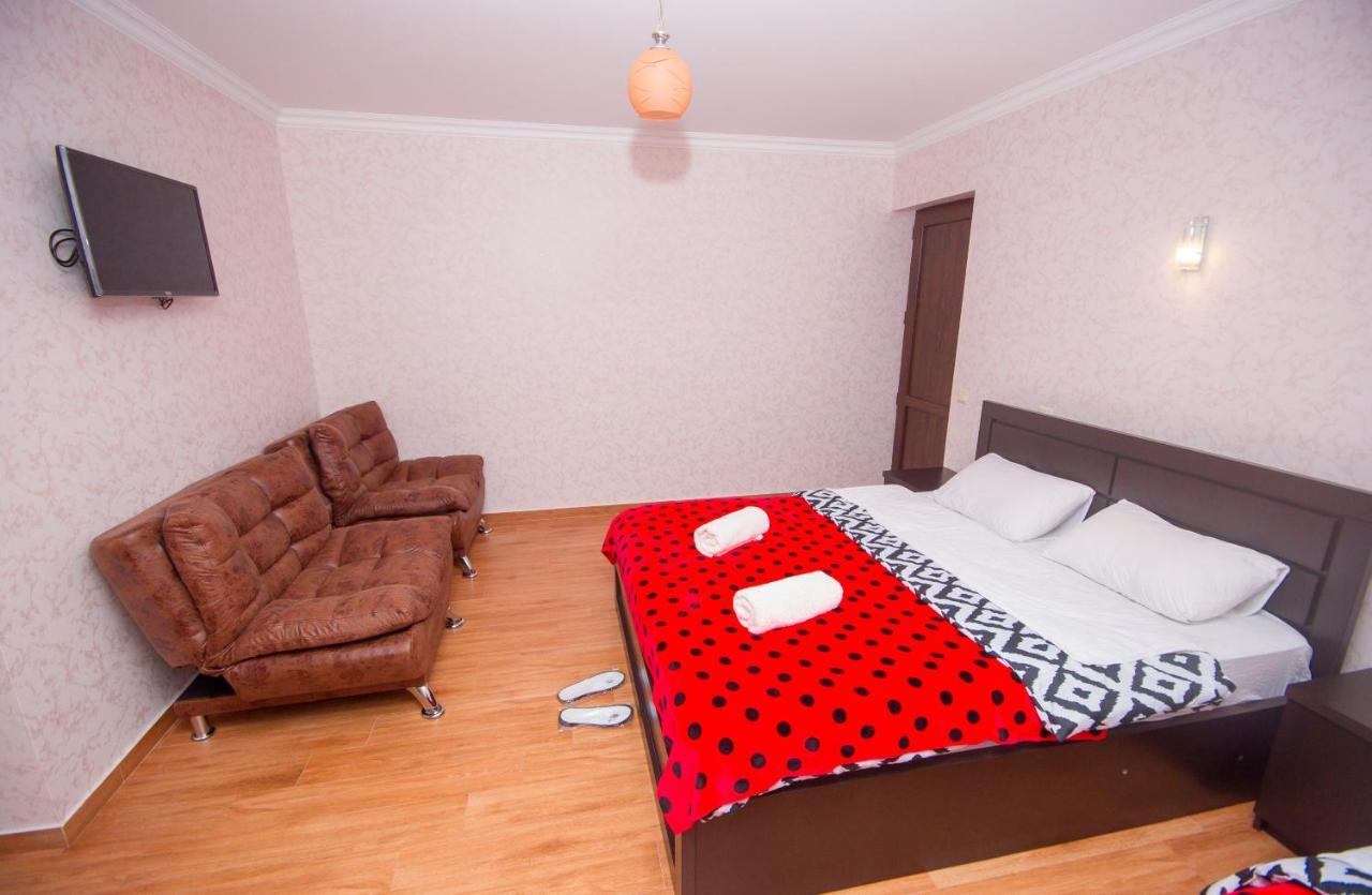 Hotel Elegant 2 Тбілісі Екстер'єр фото