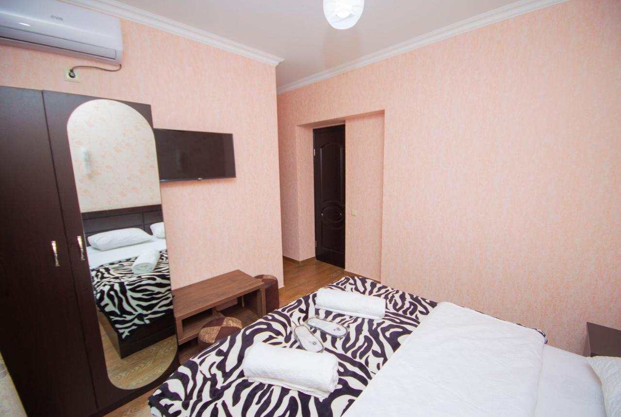 Hotel Elegant 2 Тбілісі Екстер'єр фото