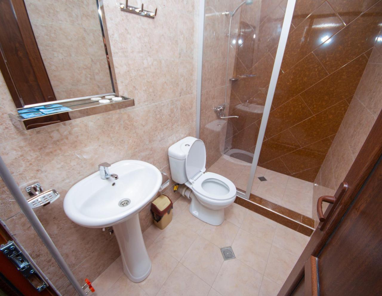 Hotel Elegant 2 Тбілісі Екстер'єр фото